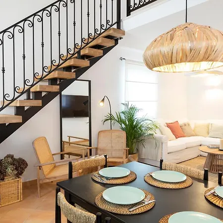 Apartamento Luri - Three-room Penthouse - Wonderful View Of The Sea - 100 Metres From The - 10 Minutes From Supetar Ferry Port - Free Secured Parking - Facilities Nearby