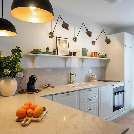 Apartamento Luri - Three-room Penthouse - Wonderful View Of The Sea - 100 Metres From The - 10 Minutes From Supetar Ferry Port - Free Secured Parking - Facilities Nearby Sutivan