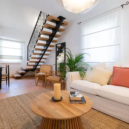 Luri - Three-room Penthouse - Wonderful View Of The Sea - 100 Metres From The - 10 Minutes From Supetar Ferry Port - Free Secured Parking - Facilities Nearby