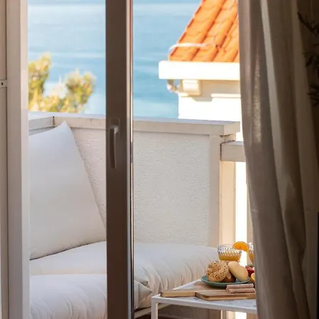 Luri - Three-room Penthouse - Wonderful View Of The Sea - 100 Metres From The - 10 Minutes From Supetar Ferry Port - Free Secured Parking - Facilities Nearby * Sutivan