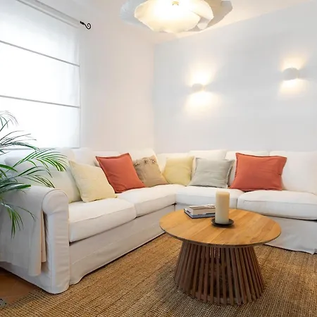 Luri - Three-room Penthouse - Wonderful View Of The Sea - 100 Metres From The - 10 Minutes From Supetar Ferry Port - Free Secured Parking - Facilities Nearby