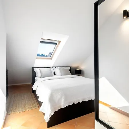 Luri - Three-room Penthouse - Wonderful View Of The Sea - 100 Metres From The - 10 Minutes From Supetar Ferry Port - Free Secured Parking - Facilities Nearby Sutivan