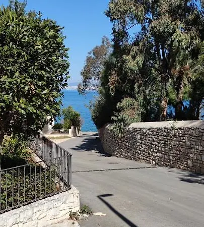 Luri - Three-room Penthouse - Wonderful View Of The Sea - 100 Metres From The - 10 Minutes From Supetar Ferry Port - Free Secured Parking - Facilities Nearby *