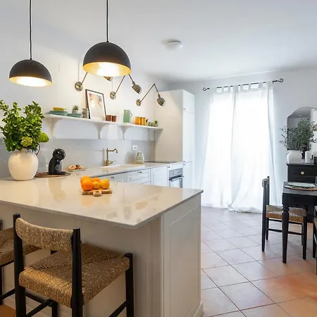 Luri - Three-room Penthouse - Wonderful View Of The Sea - 100 Metres From The - 10 Minutes From Supetar Ferry Port - Free Secured Parking - Facilities Nearby