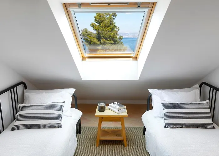 شقة Luri - Three-room Penthouse - Wonderful View Of The Sea - 100 Metres From The - 10 Minutes From Supetar Ferry Port - Free Secured Parking - Facilities Nearby *