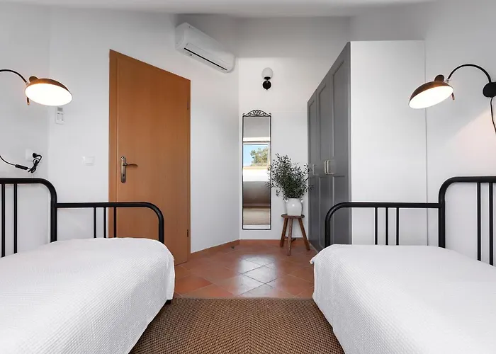 شقة Luri - Three-room Penthouse - Wonderful View Of The Sea - 100 Metres From The - 10 Minutes From Supetar Ferry Port - Free Secured Parking - Facilities Nearby