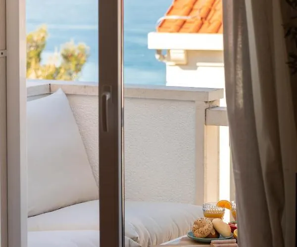 Luri - Three-room Penthouse - Wonderful View Of The Sea - 100 Metres From The - 10 Minutes From Supetar Ferry Port - Free Secured Parking - Facilities Nearby * سوتيفان