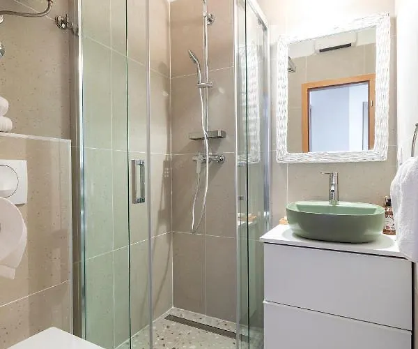 شقة Luri - Three-room Penthouse - Wonderful View Of The Sea - 100 Metres From The - 10 Minutes From Supetar Ferry Port - Free Secured Parking - Facilities Nearby