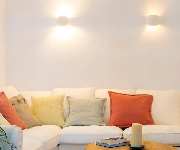 Luri - Three-room Penthouse - Wonderful View Of The Sea - 100 Metres From The - 10 Minutes From Supetar Ferry Port - Free Secured Parking - Facilities Nearby